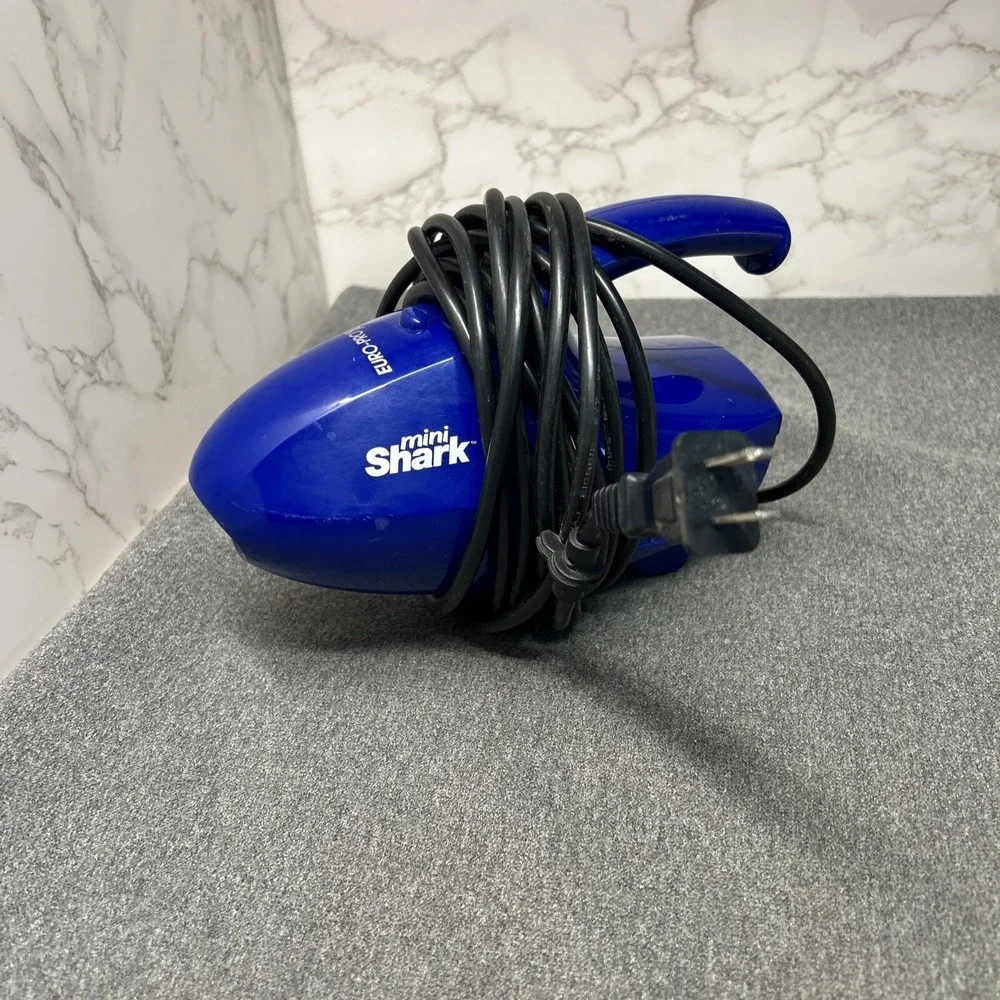 Mini Shark Euro-Pro Vacuum Cleaner Aspirateur 120V Model: EP031B, Mini Powerful!